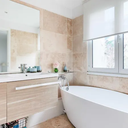 Spacious For 4 People - Trocadero Passy Apartment *